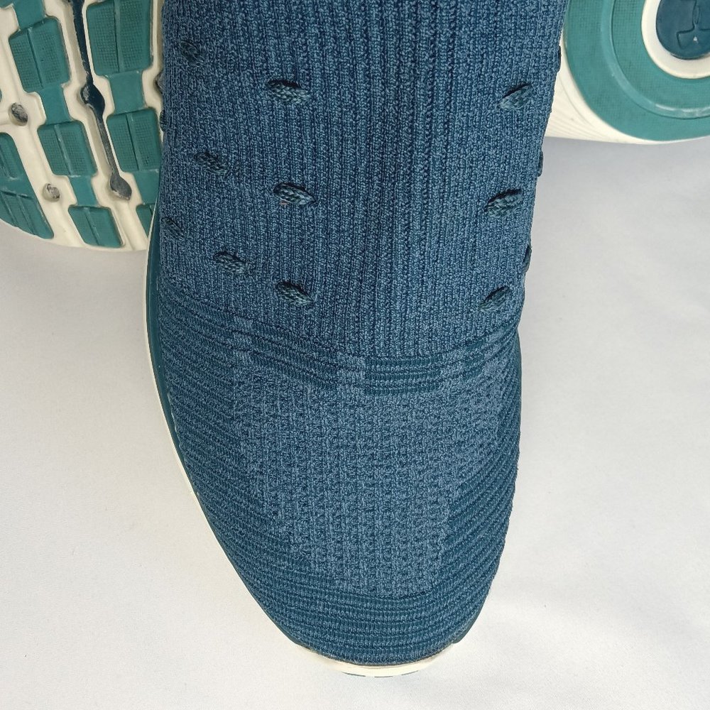 Under Armour Men's Running Sneakers. - Picture 4 of 13